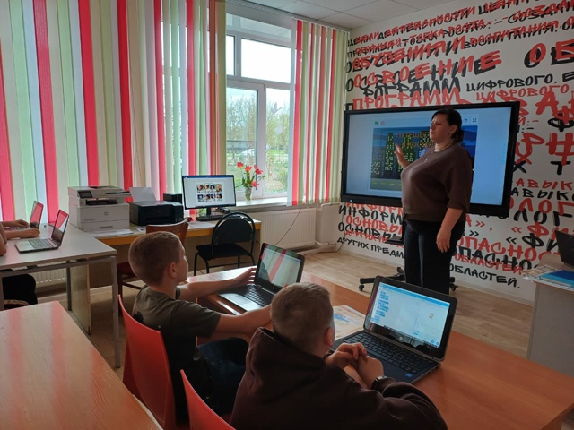 «Практическая работа в среде программирования Scratch «Путешествие в космос».